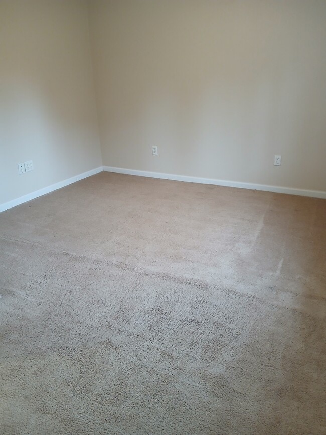 Building Photo - 1100 Briarwood Rd