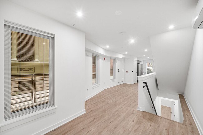 Building Photo - 933 N 29th St