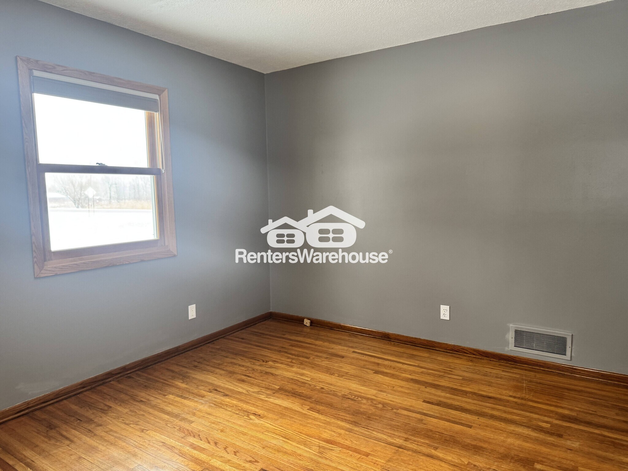 Building Photo - 8225 20th Ave N