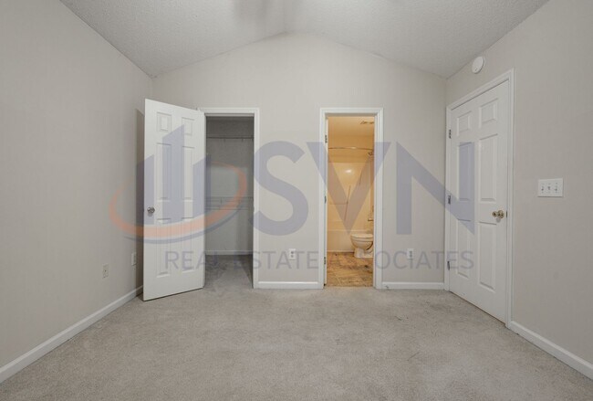 Building Photo - 5015 Silhouette Dr