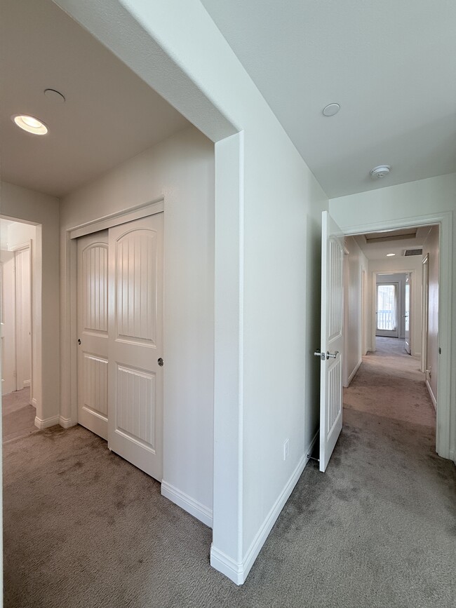 Building Photo - 672 Sage Brook Ct