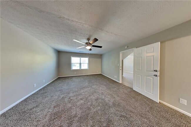 Building Photo - 4251 Vineyard Trail SW