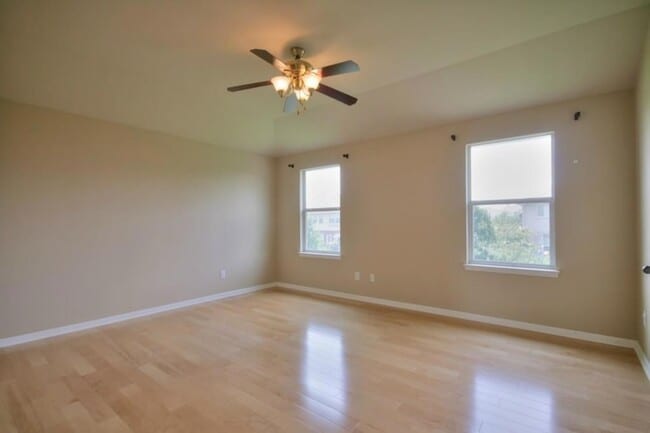 Building Photo - 9624 Castle Pines Dr