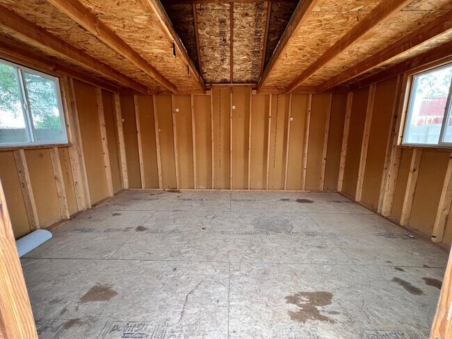 Building Photo - 7826 E Juanita Ave