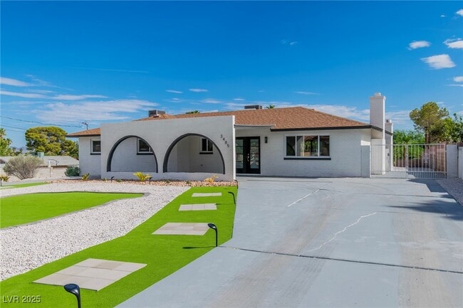 Building Photo - 3485 Shamrock Ave