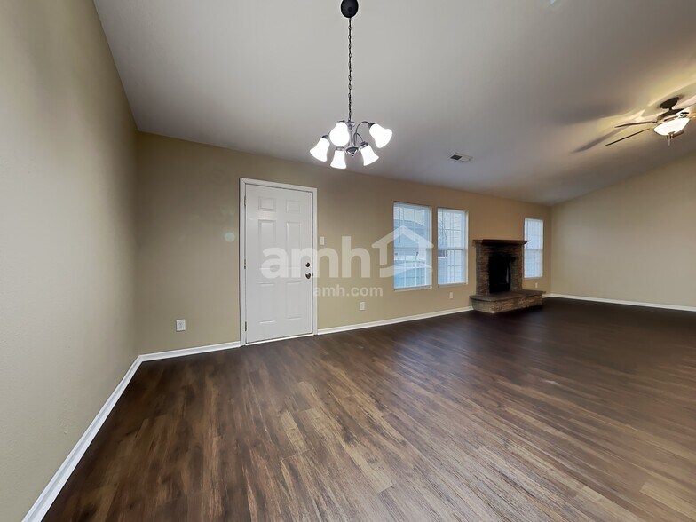 Building Photo - 2922 Welcome Way