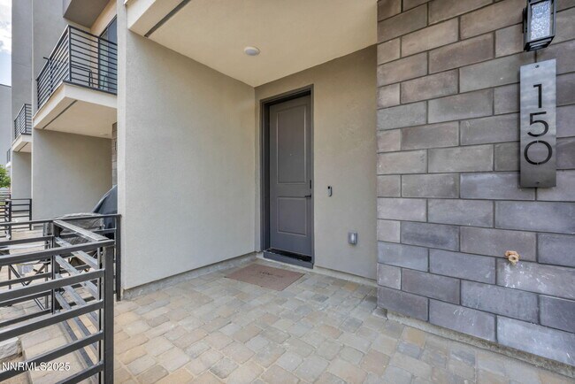 Building Photo - 150 Rissone Ln