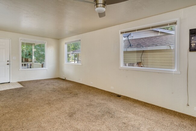 Building Photo - Chico Charmer! Close to CSUC and downtown ...