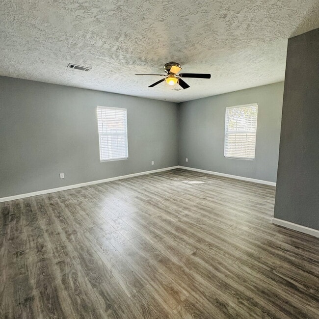 Building Photo - 1 Lutcher Circle A