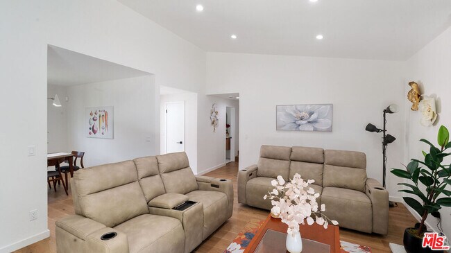 Building Photo - 5304 Baza Ave