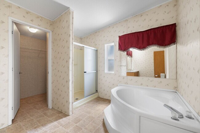 Building Photo - 24255 N Cleveland St