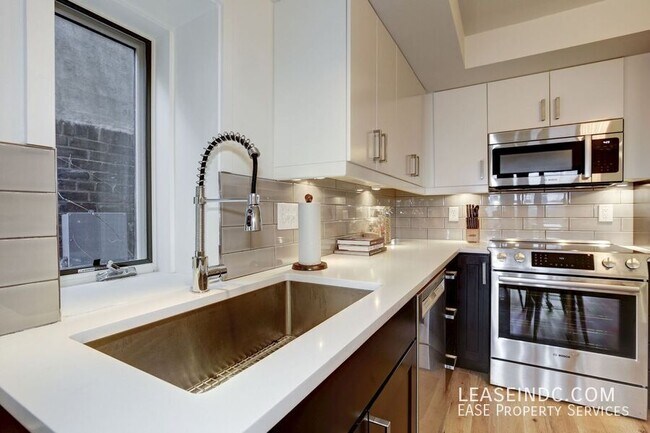 Building Photo - 1474 Belmont St NW