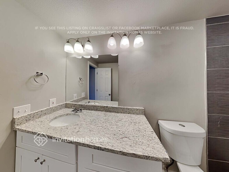 Building Photo - 8355 Avens Cir