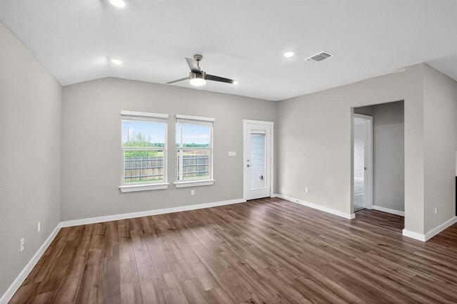 Building Photo - 116 Halford Rd