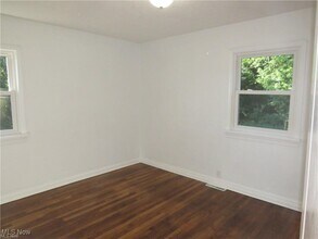 Building Photo - 6424 N Ridge Rd