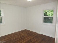 Building Photo - 6424 N Ridge Rd