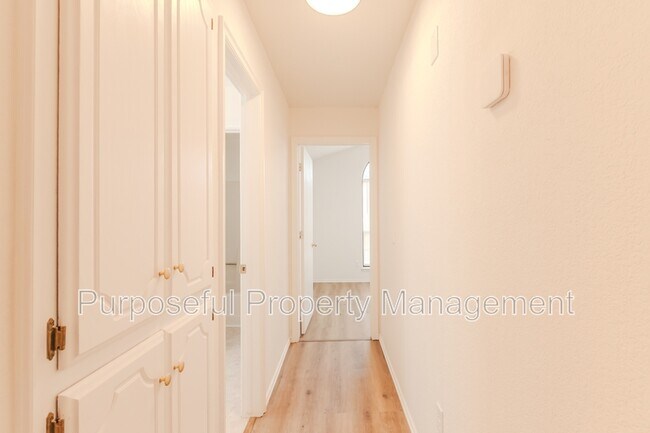 Building Photo - 1109 David Rd