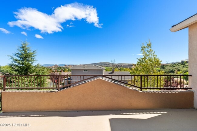 Building Photo - 2416 Alberta Way