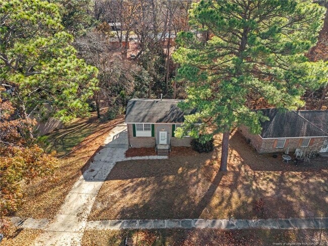 Building Photo - 735 Ashbrook Rd