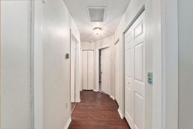 Building Photo - 2114 NW 52nd Pl