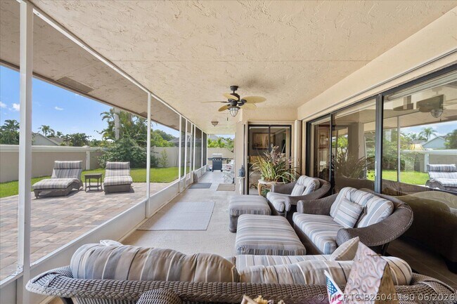 Building Photo - 1654 Farmington Cir