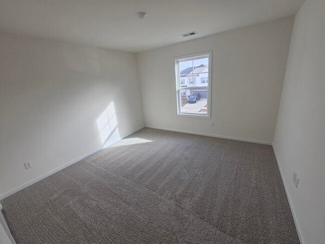 Building Photo - Brand new home in Chapin 5/3