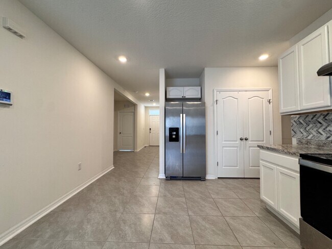 Building Photo - 325 Meadowbrook Blvd