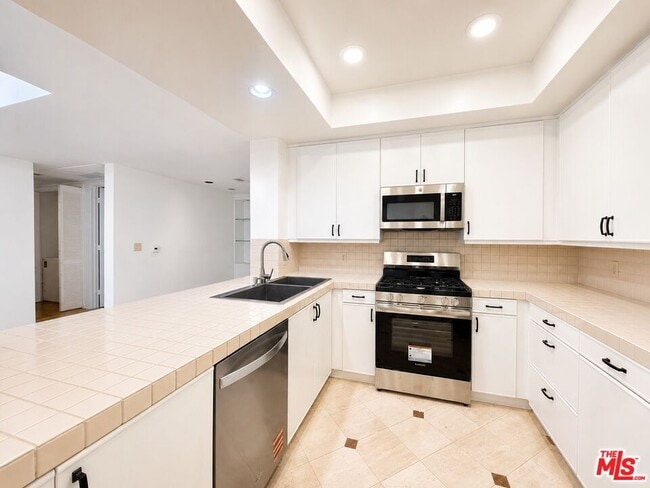 Building Photo - 235 S Tower Dr