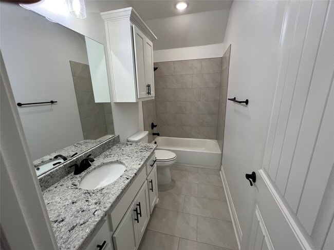 Building Photo - 805 Hardaway Ln