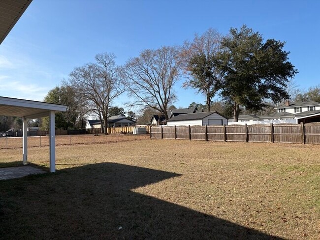 Building Photo - 604 Melton St