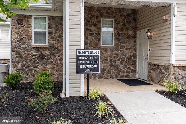 Building Photo - 2705 Ashfield Dr