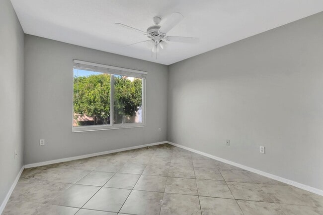 Building Photo - 116 Villa Cir