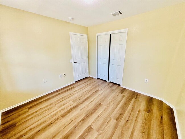 Building Photo - 1220 Anise Dr
