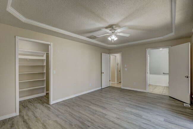 Building Photo - 4 bed, 2 bath home in Edmond