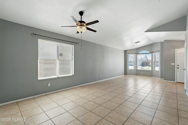 Building Photo - 7997 E Snakeroot Dr