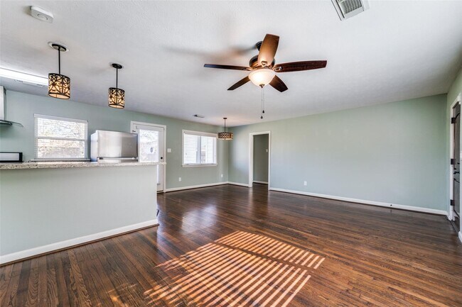 Building Photo - 4502 Brookwoods Dr