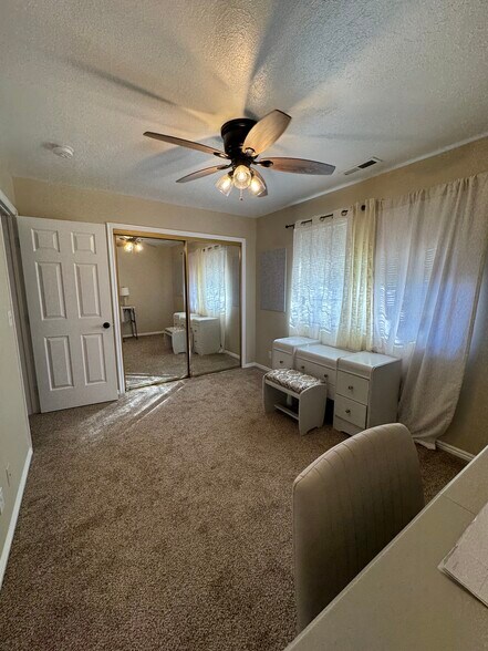 Building Photo - 1045 N 1725 W