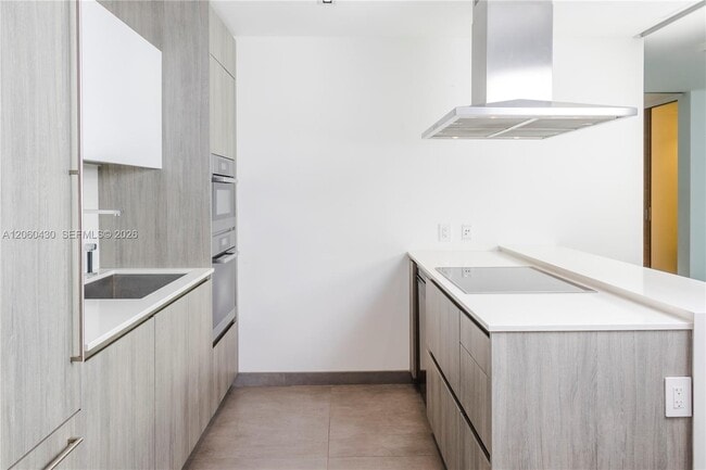 Building Photo - 350 Ocean Dr