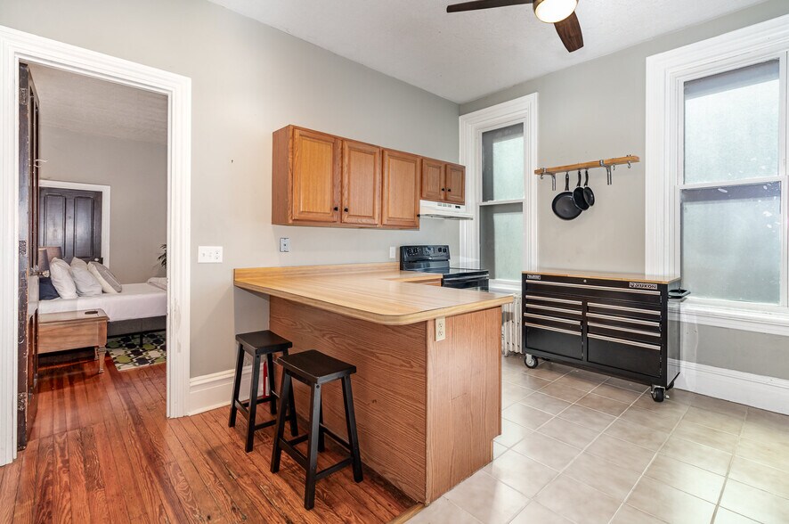 Building Photo - 1005 N 2nd St