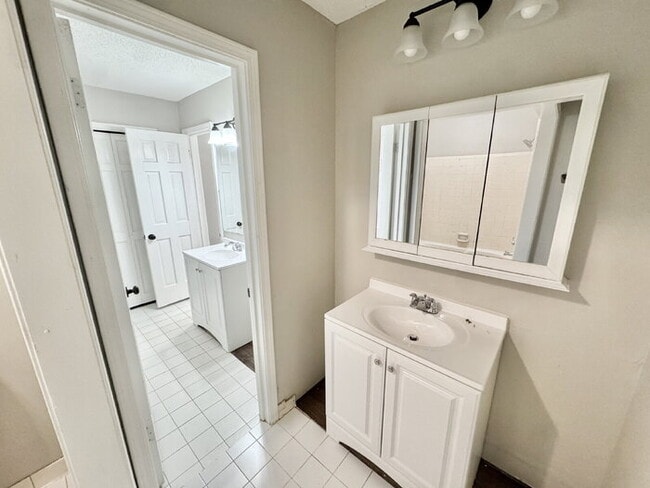 Building Photo - 3411 Emerald St