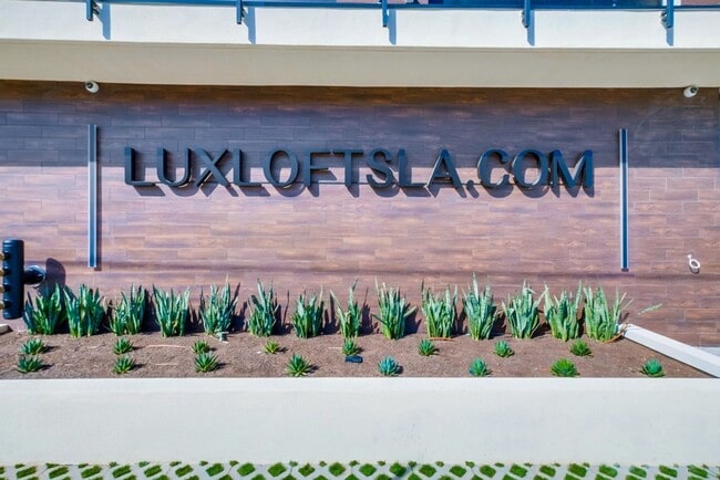 Building Photo - Brand New Lofts w/City Views and In Unit Washer & Dryer Call Today!