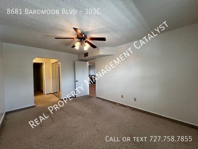 Building Photo - 8681 Bardmoor Blvd