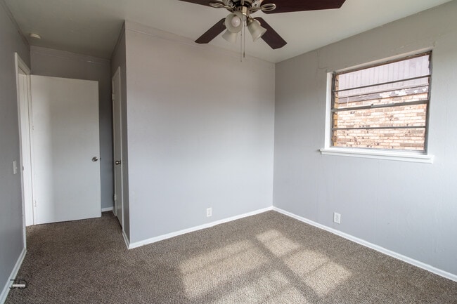 Building Photo - 1808 Las Cruces Ln