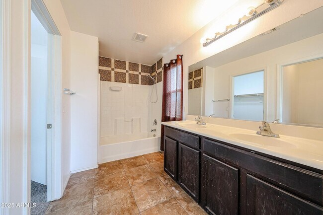 Building Photo - 4726 W Fremont Rd.