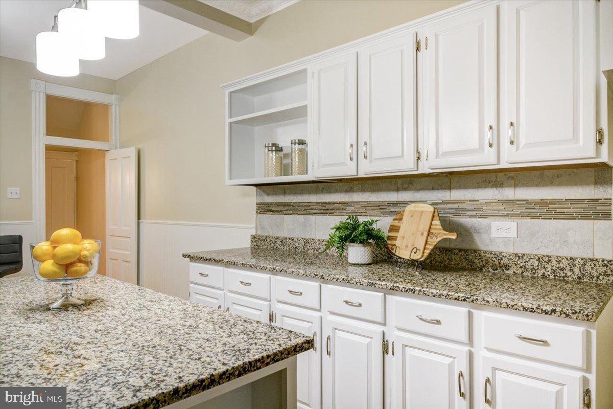 Kitchen - 6 S Highland Ave