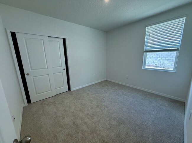 Building Photo - 1483 Brekey Wy
