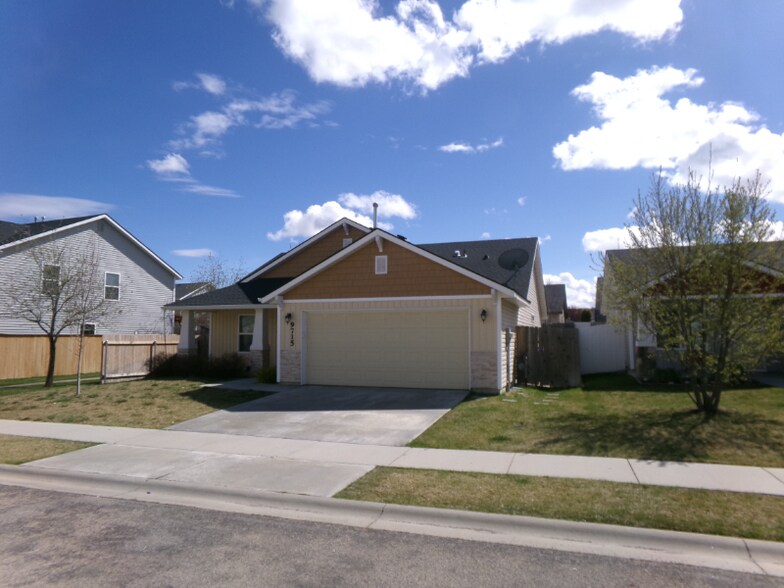 Building Photo - 9715 W Stonewood Dr