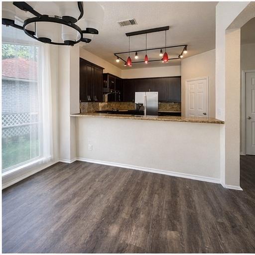 Building Photo - 1718 Bow Ridge Dr