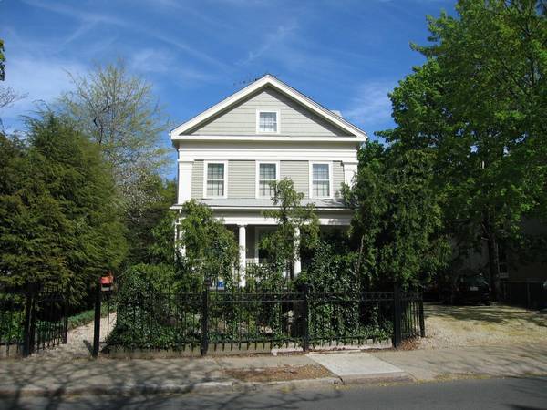 Building Photo - 90 Putnam Ave