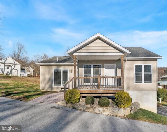 Building Photo - 98 N Bacton Hill Rd